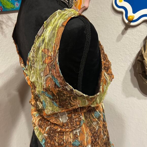 Brown and green floral print - Picture 6 of 8